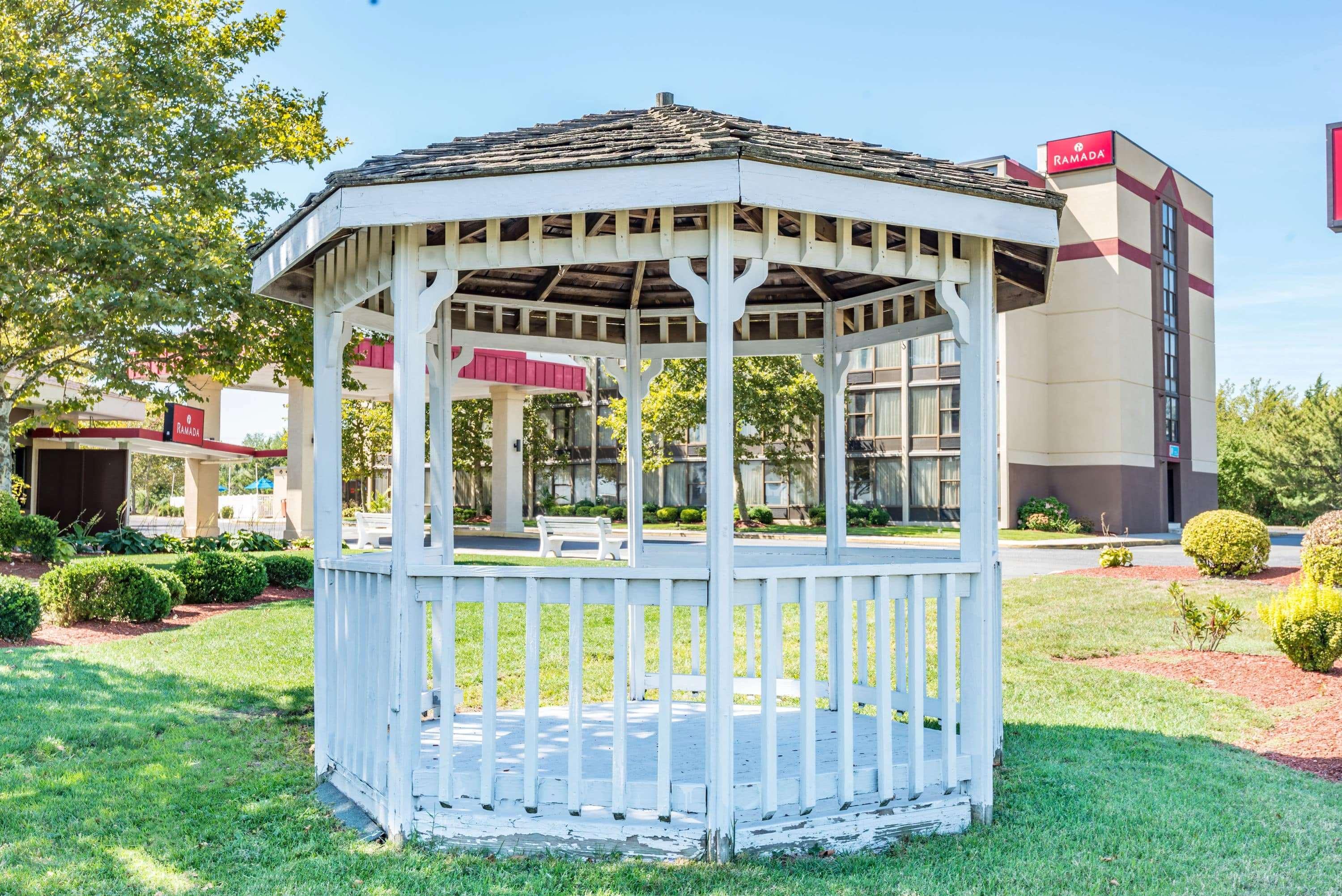Ramada By Wyndham West Atlantic City Egg Harbor Township Exterior foto