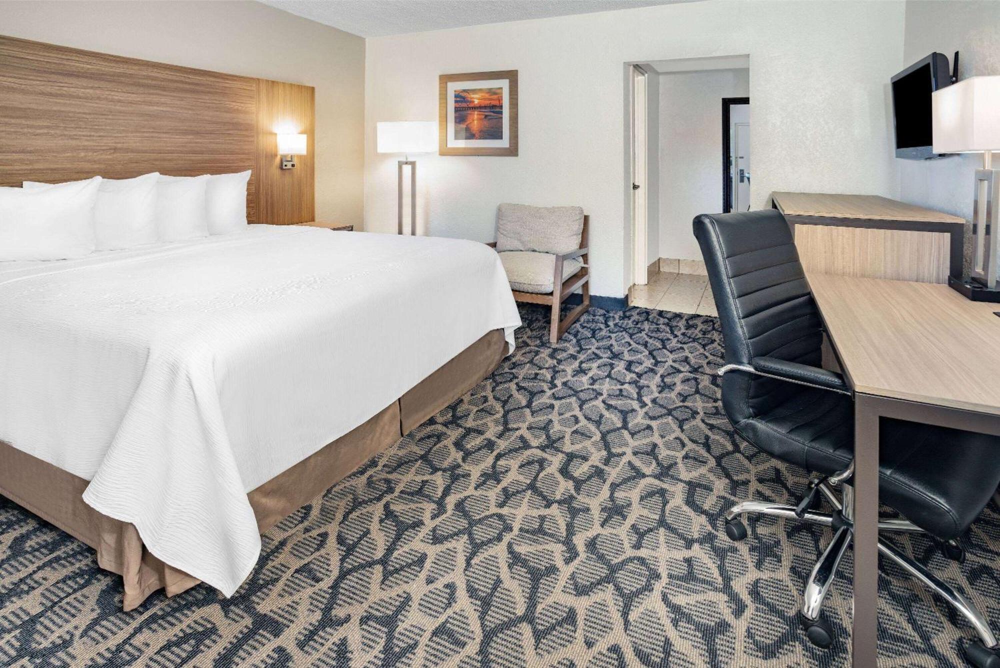 Ramada By Wyndham West Atlantic City Egg Harbor Township Exterior foto