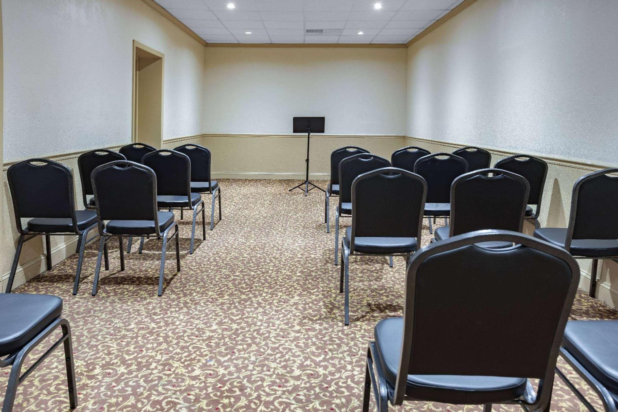Ramada By Wyndham West Atlantic City Egg Harbor Township Exterior foto