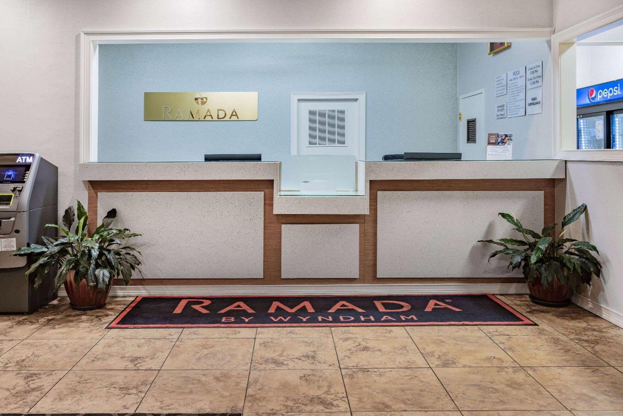 Ramada By Wyndham West Atlantic City Egg Harbor Township Exterior foto